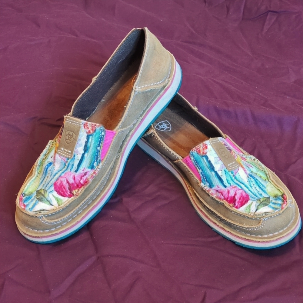 🌹🌼 Women's Ariat cruiser  light brown with floral cacti size 7 B 🌹🌼